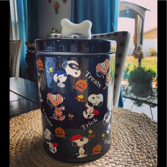 Peanuts Snoopy Halloween Treat / Candy Canister - Picture 1 of 4